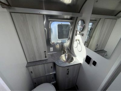 2026 Airstream International - Photo 26