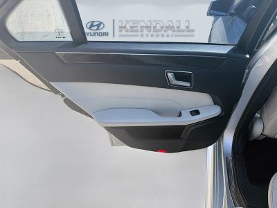 2016 Mercedes-Benz E-Class — photo 23 view