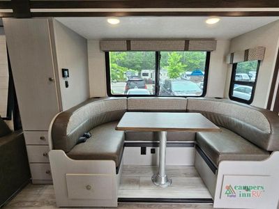 2026 Coachmen RV Freelander - Photo 36