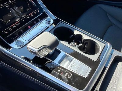 2026 Audi Q8 — photo 29 view