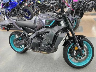 2024 Yamaha MT-09 — front three-quarter view