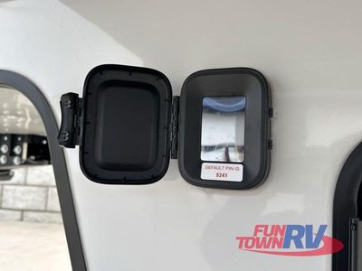 2026 Keystone RV Montana - Photo 10