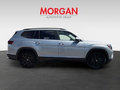 2026 Volkswagen Atlas — side profile view