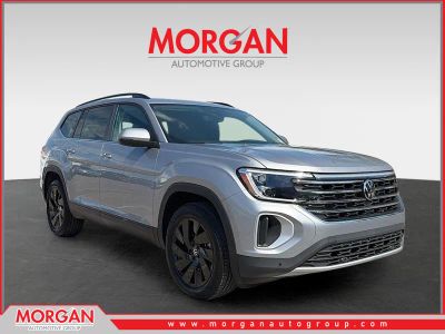 2026 Volkswagen Atlas 2.0T SE w/Technology in Mist — front three-quarter view