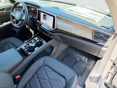 2026 Volkswagen Atlas — photo 14 view