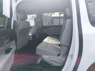 2024 Jeep Wagoneer L - Photo 23