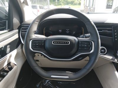 2024 Jeep Wagoneer L - Photo 12