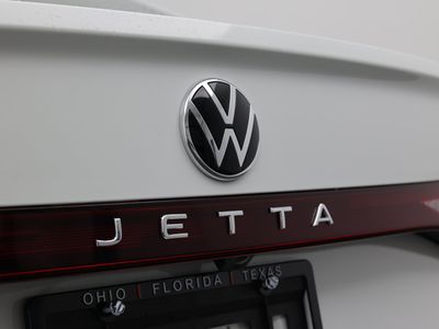 2025 Volkswagen Jetta - Photo 8