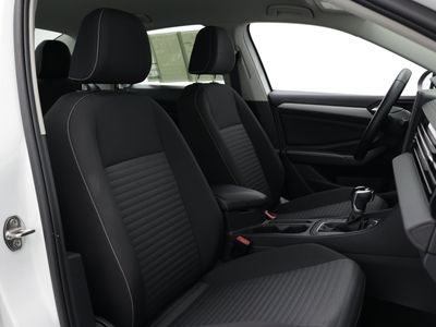 2025 Volkswagen Jetta - Photo 34