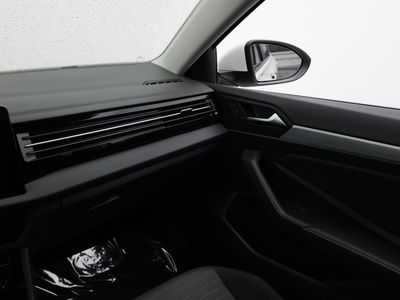 2025 Volkswagen Jetta - Photo 27