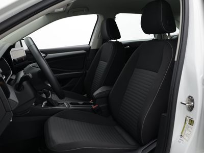 2025 Volkswagen Jetta - Photo 14