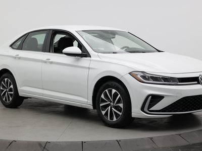 2025 Volkswagen Jetta - Photo 3