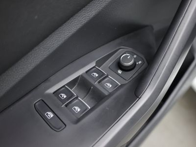 2025 Volkswagen Jetta - Photo 12