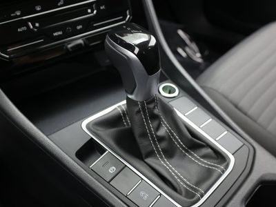 2025 Volkswagen Jetta - Photo 15