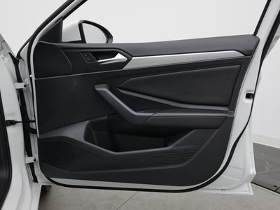 2025 Volkswagen Jetta - Photo 31