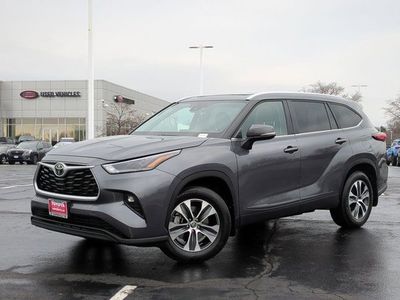 2023 Toyota Highlander - Photo 2