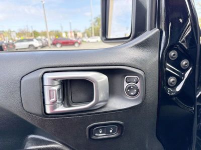 2021 Jeep Wrangler — photo 12 view