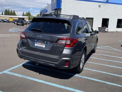 2019 Subaru Outback — detail view