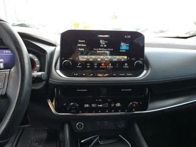 2023 Nissan Rogue — photo 18 view