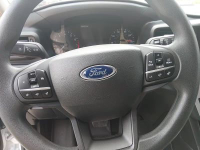 2022 Ford Explorer — photo 12 view