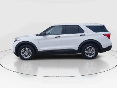 2022 Ford Explorer — interior view