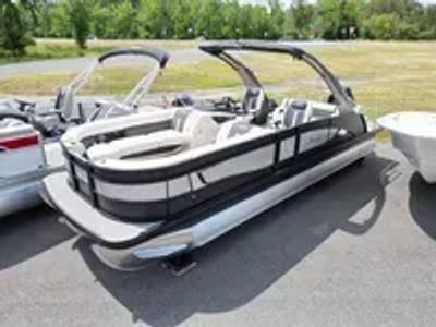 2026 Barletta Lusso L25UCA - Photo 3