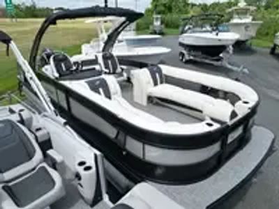 2026 Barletta Lusso L25UCA - Photo 1