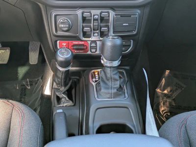 2026 Jeep Wrangler — photo 16 view