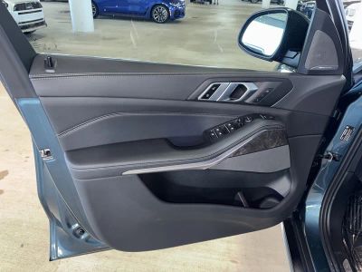 2024 BMW X5 — photo 17 view