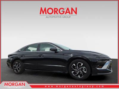 2024 Hyundai Sonata SEL in Black — front three-quarter view