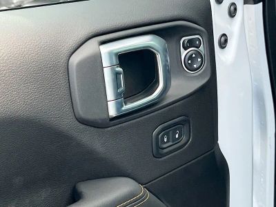 2026 Jeep Wrangler — photo 18 view