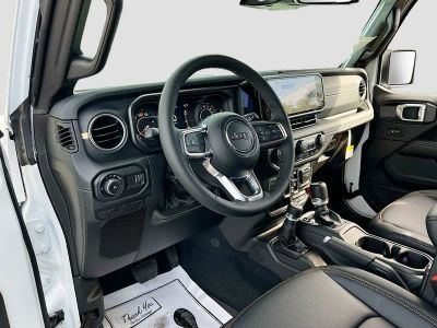 2026 Jeep Wrangler — photo 9 view