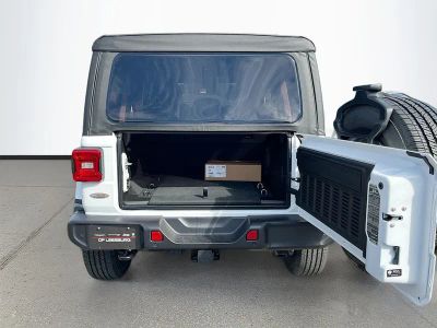 2026 Jeep Wrangler — photo 25 view