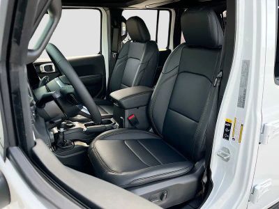 2026 Jeep Wrangler — photo 21 view