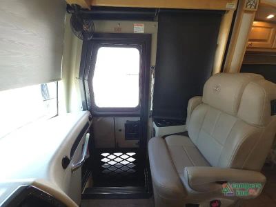 2019 Tiffin Motorhomes Allegro Breeze — photo 23 view