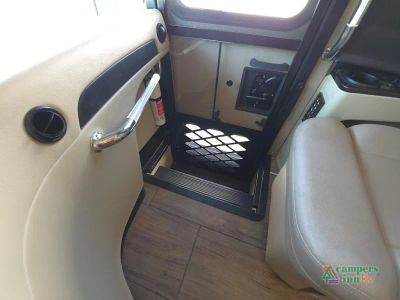 2019 Tiffin Motorhomes Allegro Breeze — photo 24 view