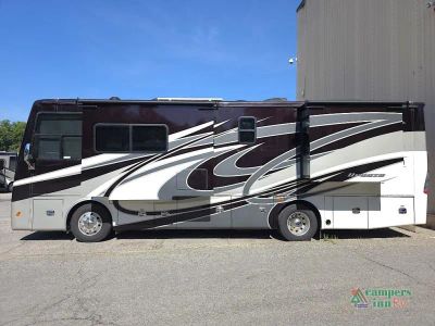 2019 Tiffin Motorhomes Allegro Breeze — interior view