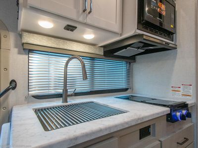 2026 Thor Motor Coach Four Winds - Photo 13