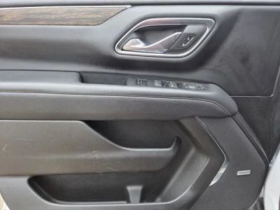 2023 Chevrolet Suburban - Photo 17