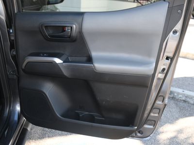 2023 Toyota Tacoma - Photo 18