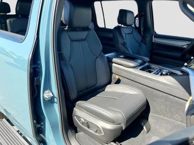 2026 Jeep Grand Wagoneer — photo 31 view