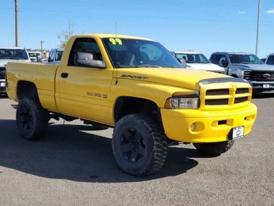1999 Dodge Ram 1500 — interior view
