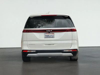 2024 Kia CARNIVAL — detail view