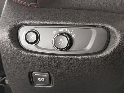 2025 Chevrolet Blazer - Photo 13