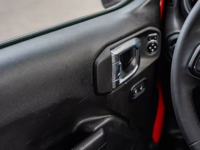 2023 Jeep Gladiator - Photo 28