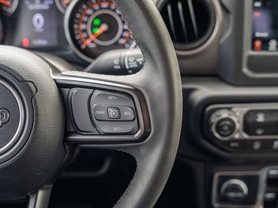 2023 Jeep Gladiator - Photo 31