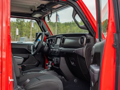 2023 Jeep Gladiator - Photo 12