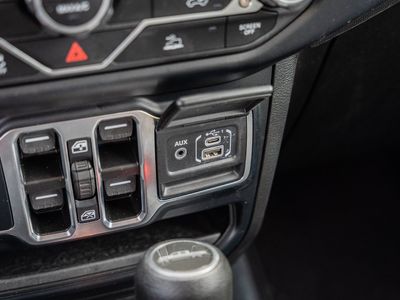 2023 Jeep Gladiator - Photo 33
