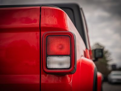 2023 Jeep Gladiator - Photo 16