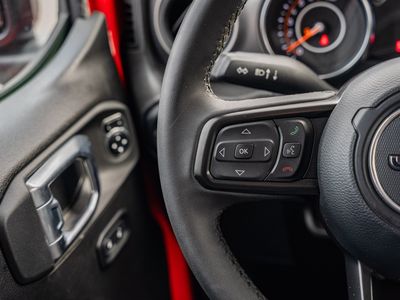 2023 Jeep Gladiator - Photo 29
